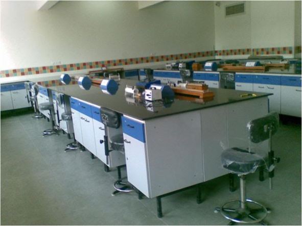 laboratory-furniture-suppliers